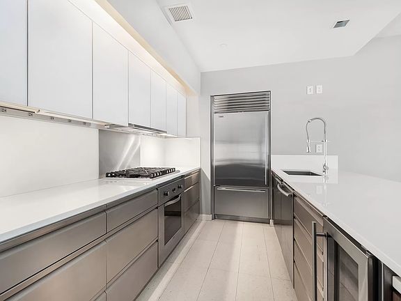4th image of 447 W 18th St APT 5C