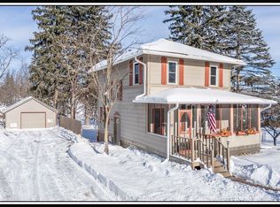 406 W Fulton St, Waupaca, WI 54981