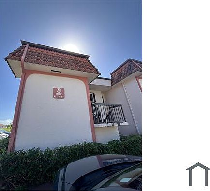 1st image of 902 NE 209th St #201