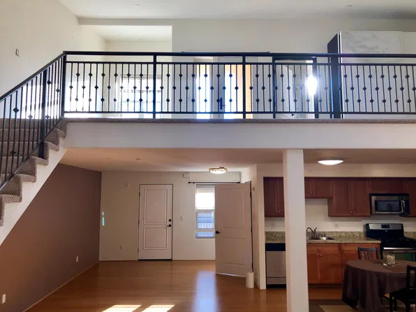 255 W 7th St APT 24, San Pedro, CA 90731