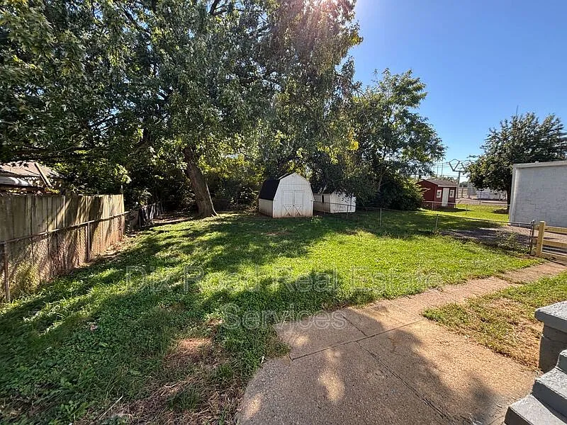 3 bed, 1.0 bath, 1075 sqft, $1,450 — Photo 4