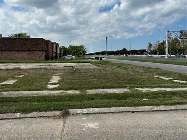 6898 Parc Brittany Blvd, New Orleans, LA 70126