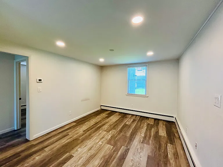 512 25 1/2 St — Photo 7