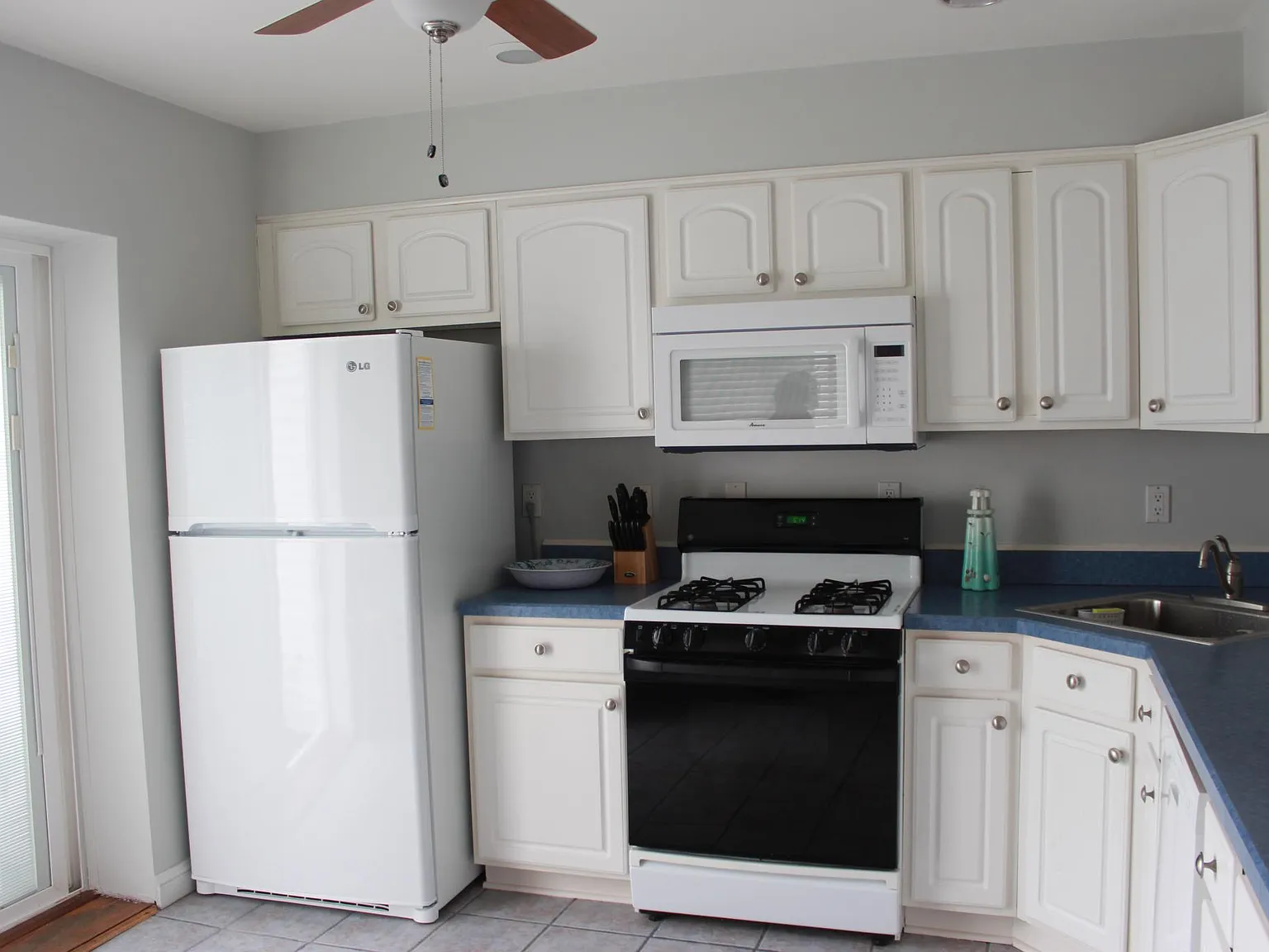 725 Atlantic Ave — Photo 3