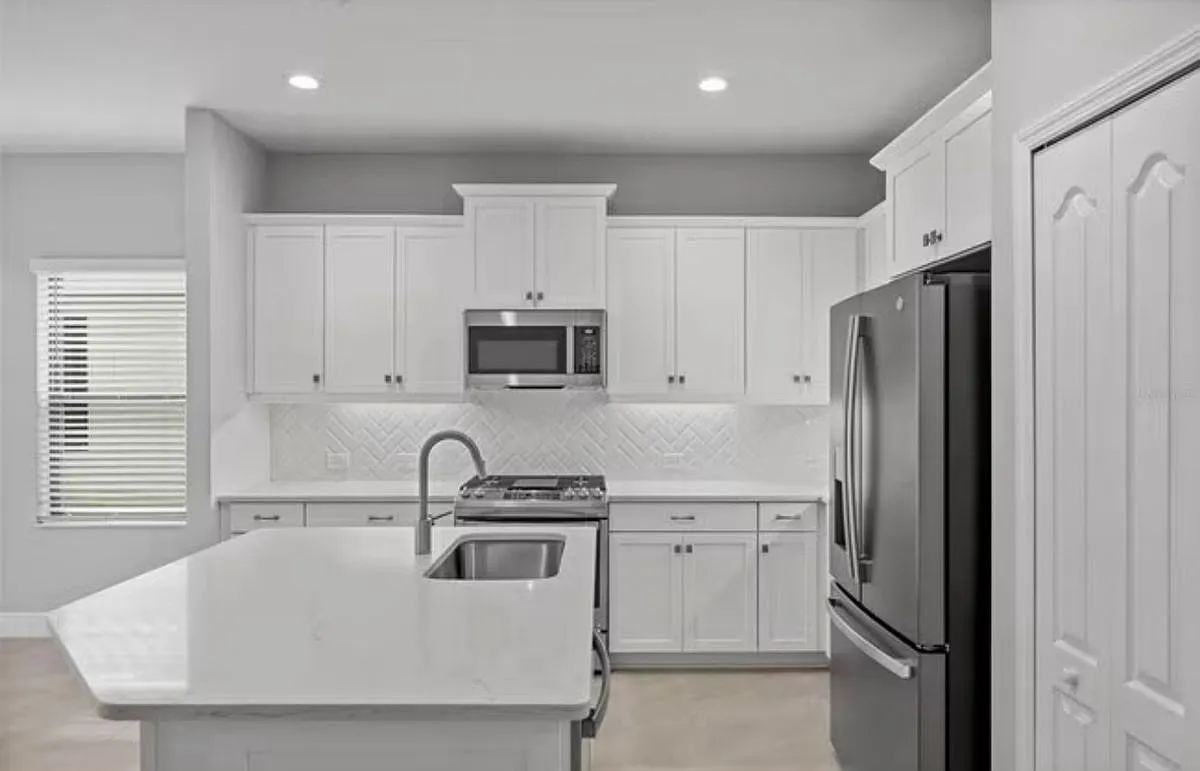 Building Photo - 4338 Tamarind Pl