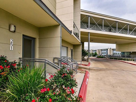 2nd image of 604 N Bluff Dr Unit 251