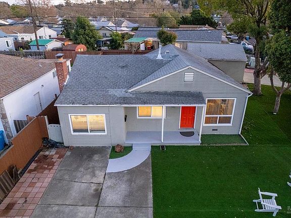 4th image of 3103 Georgia Street