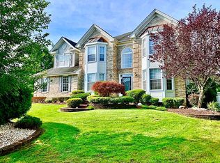 22 Victoria Cir, Jackson, NJ