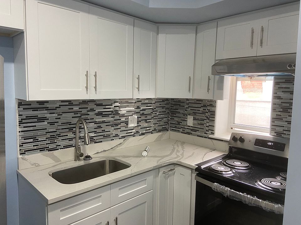 1st image of 547 N 10th St Floor 1