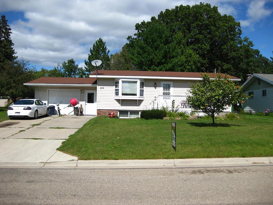 1st image of 234 Nowell St W