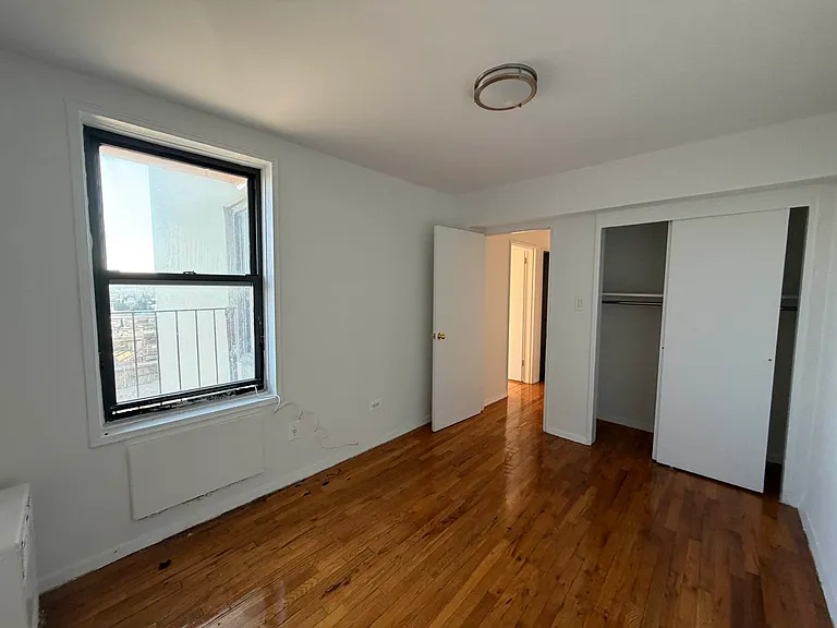 3255 Randall Ave #2J — Photo 11