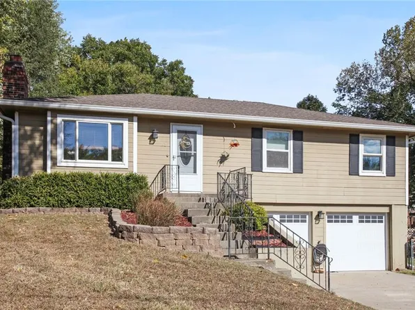 68 Sheridan St, Leavenworth, KS 66048