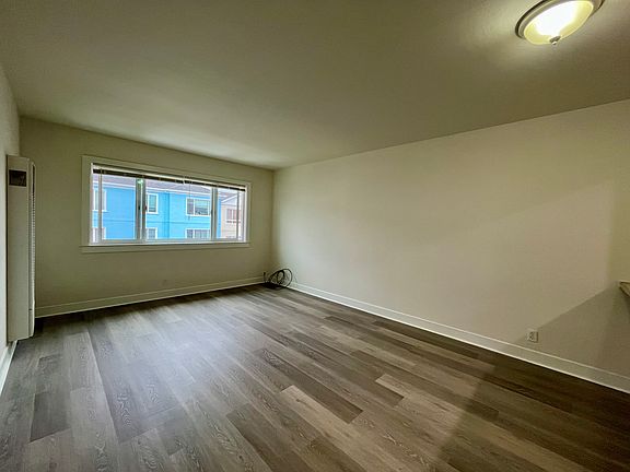 3rd image of 25 1st Ave APT 3