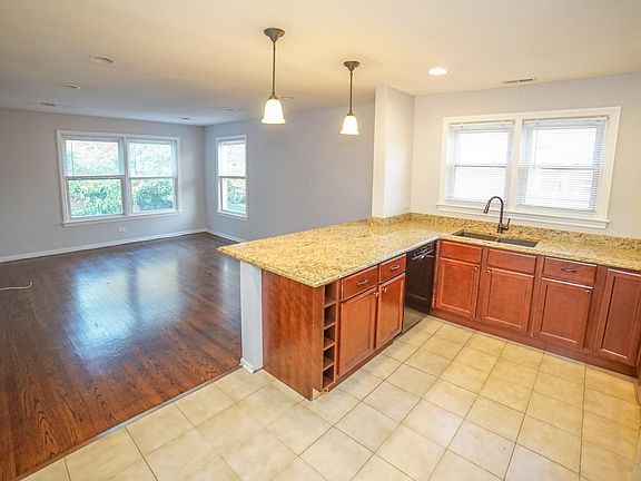 3rd image of 8918 Lavergne Ave #2S