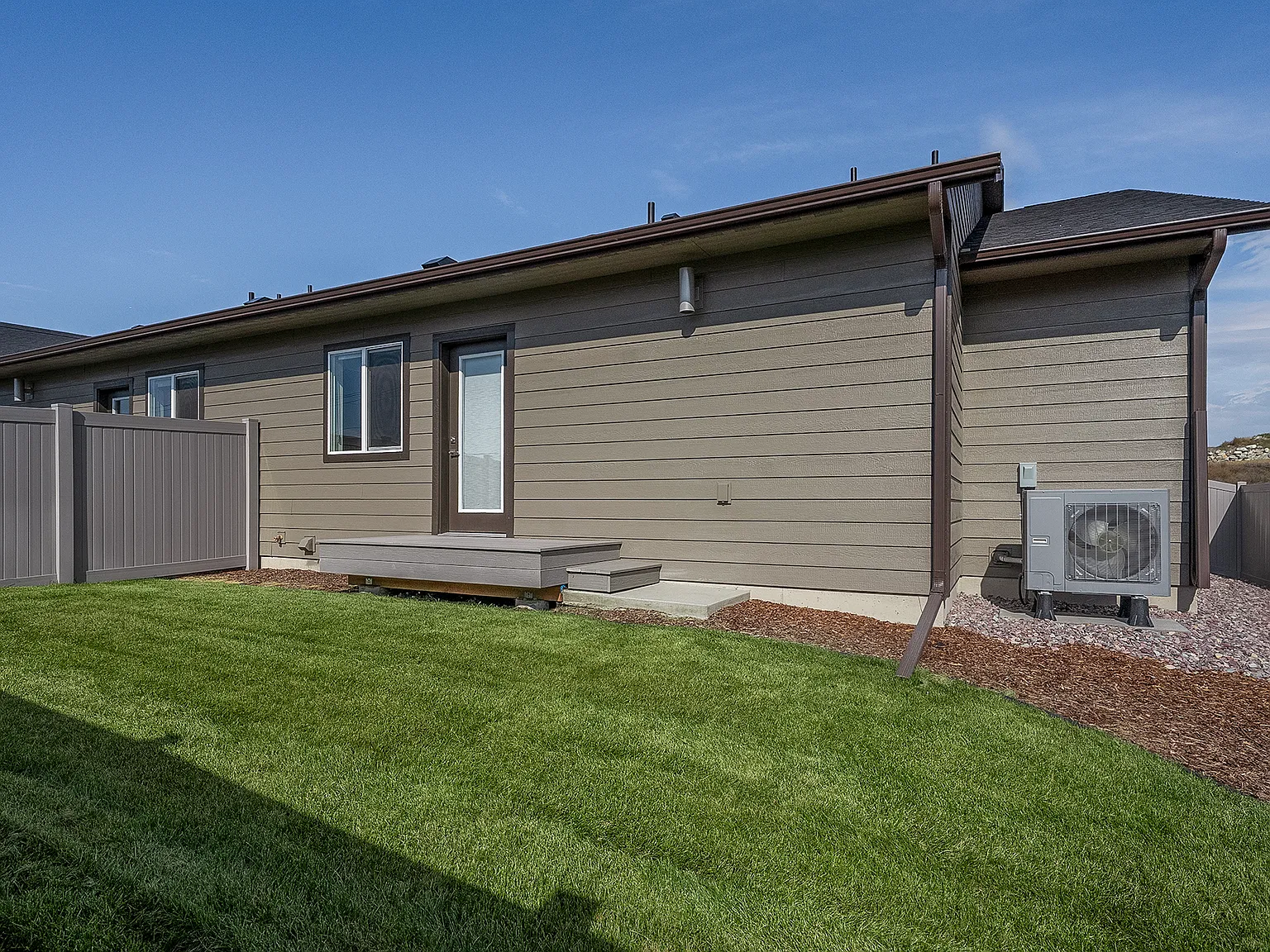 3 bed, 1563 sqft, $2,500 — Photo 4