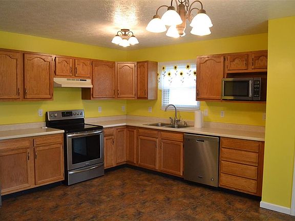 4th image of 25 Hickory Ln S