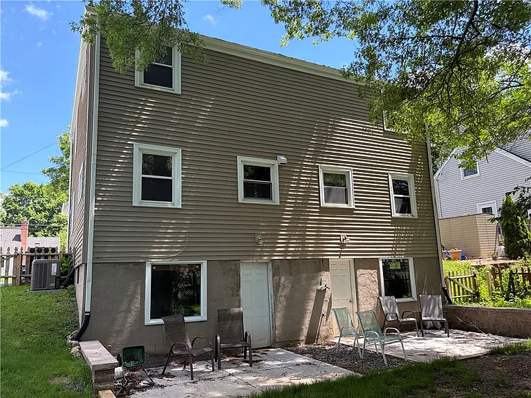 18 Briggs Ave #18 — Photo 21