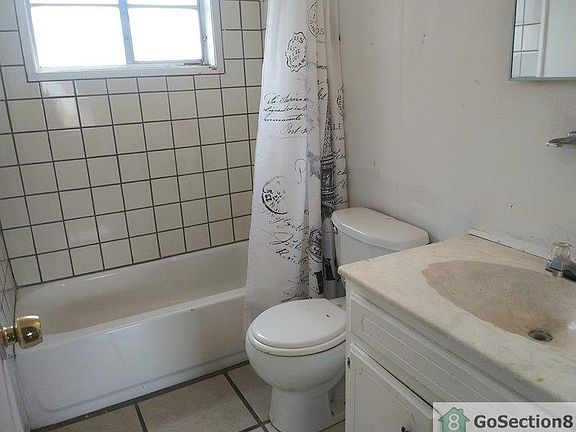 5th image of 3010 Westhaven Dr Unit B