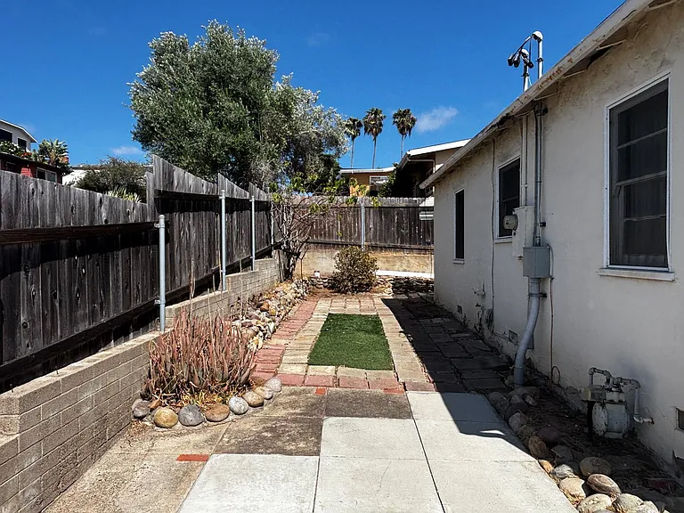 3689 Moultrie Ave — Photo 25