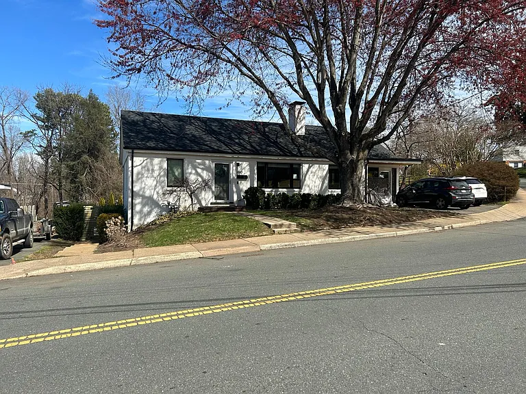 2610 Willard Dr — Photo 2