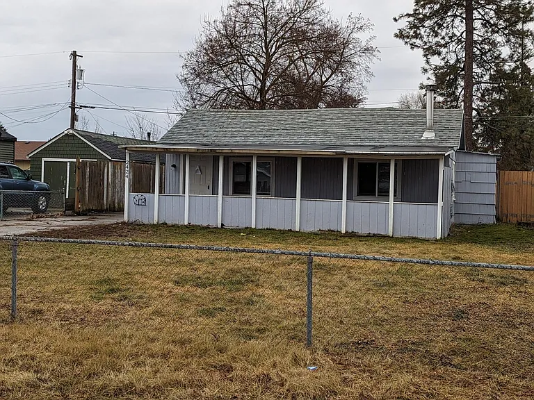 2424 E Decatur Ave — Photo 1