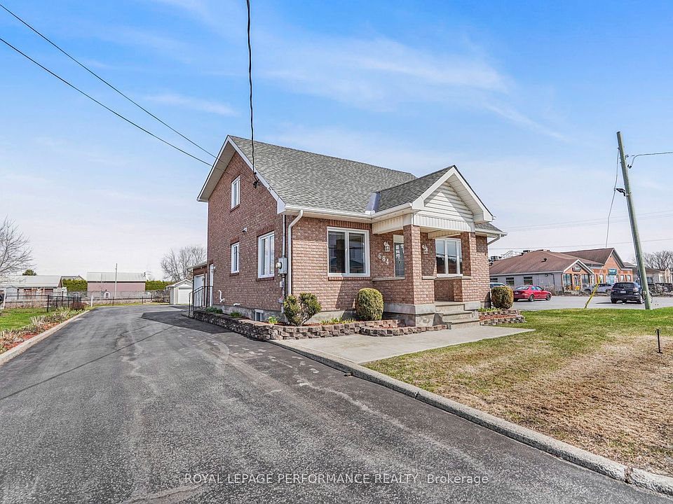 1st image of 684 Principale St
