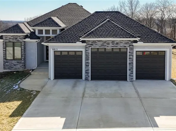 8813 N Lister Ct, Kansas City, MO 64156
