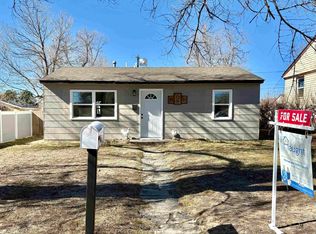 620 S 9th St, Douglas, WY 82633