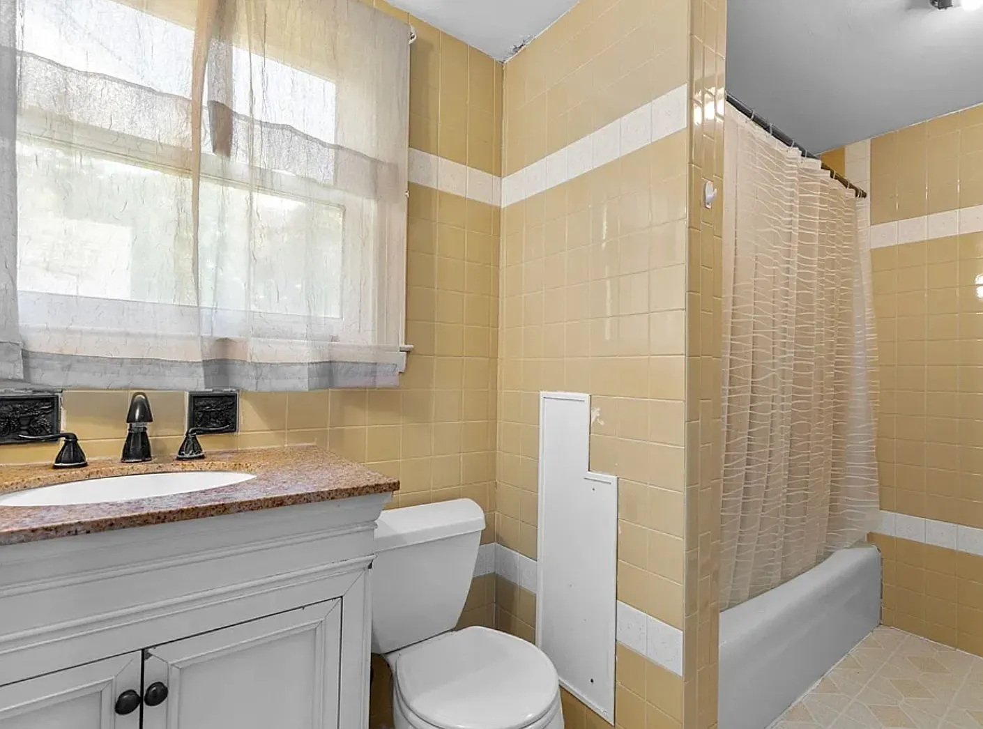 Studio, 500 sqft, $1,800 — Photo 2