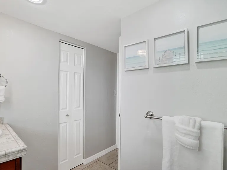 464 N Paula Dr #211 — Photo 33
