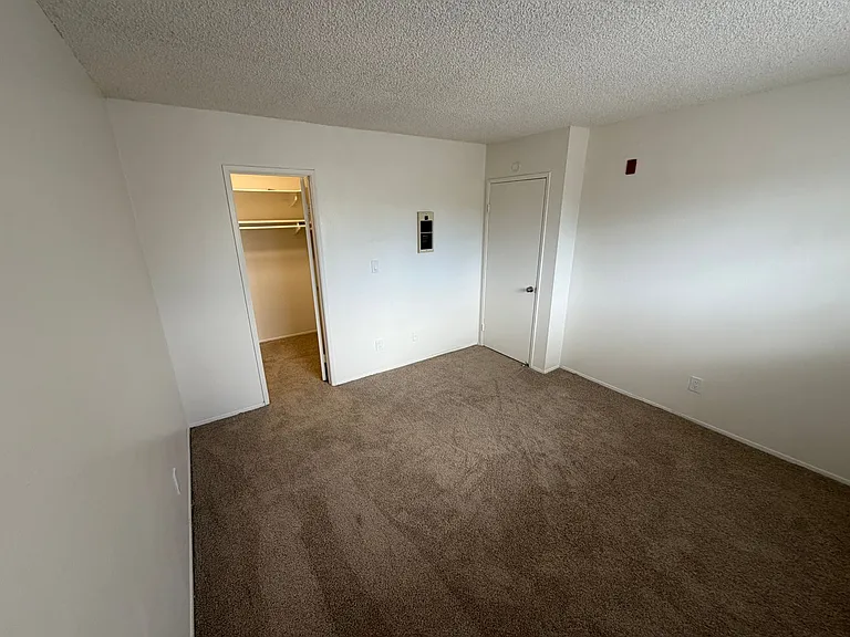 4423 Menlo Ave — Photo 25