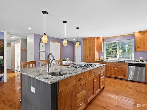 3rd image of 8401 113th Street E