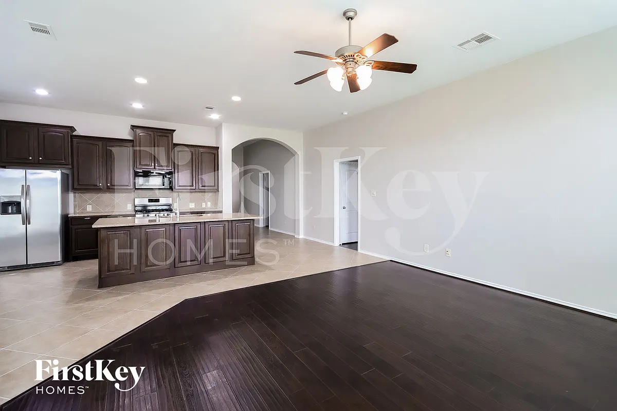 Building Photo - 26122 Serenity Oaks Dr