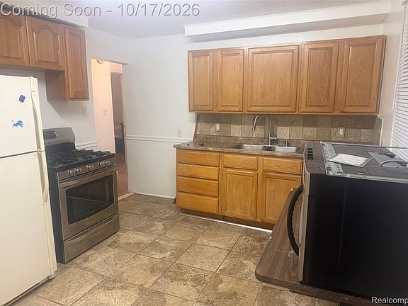 5th image of 315 Biltmore St
