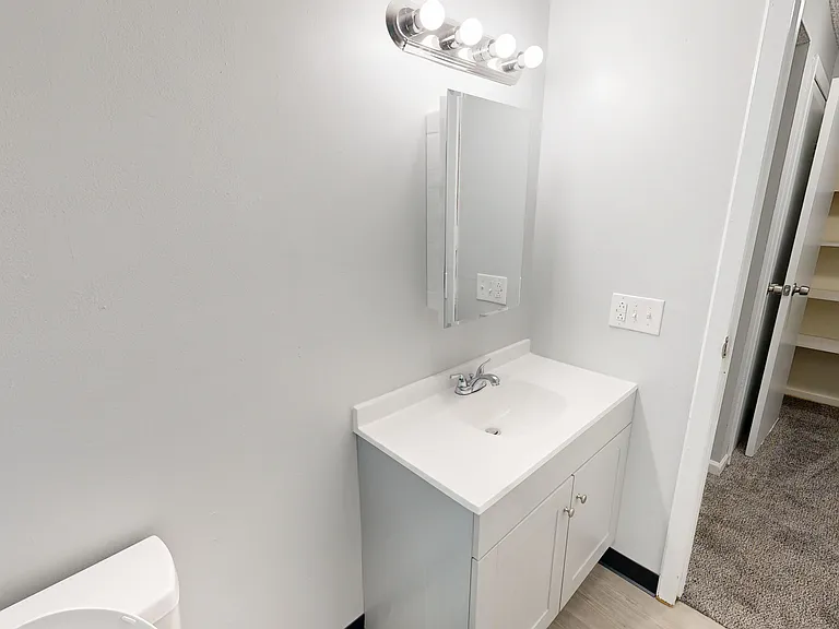 Fountainview East Apartments — Photo 9
