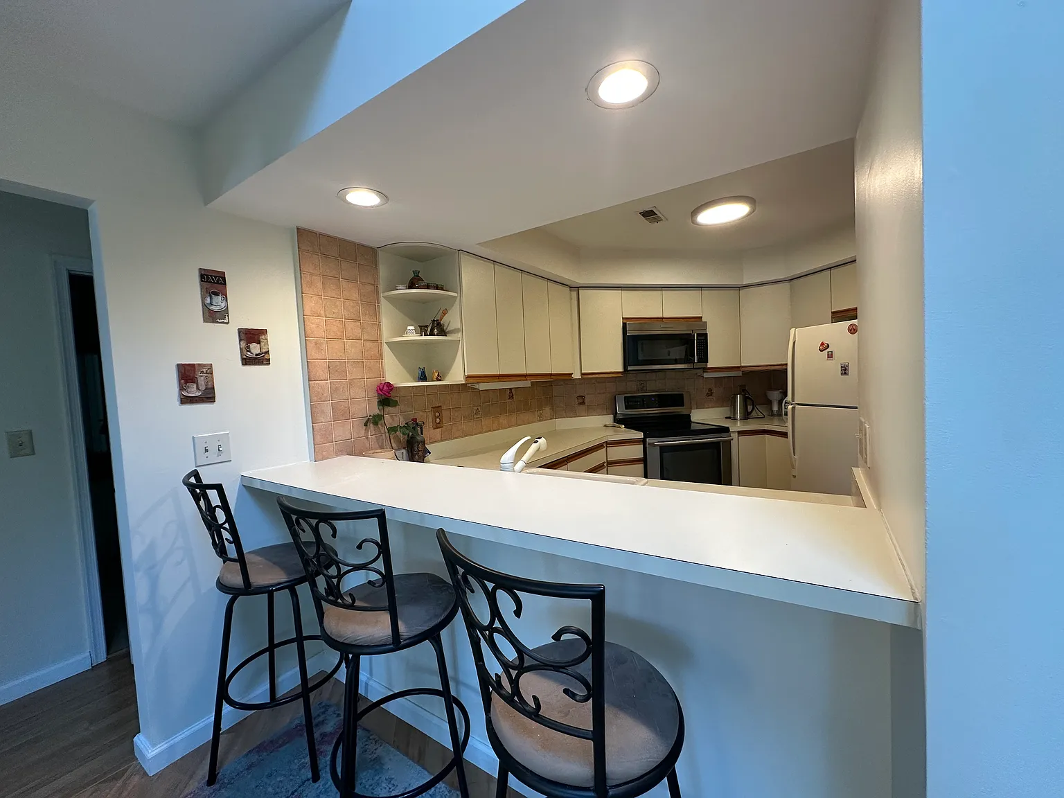 2 bed, 1330 sqft, $3,350 — Photo 3
