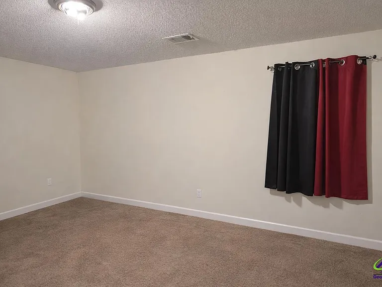 646 Gawin Dr — Photo 3