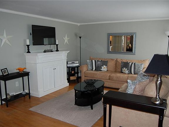 2nd image of 51 Lynncrest Ter