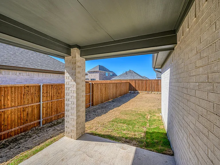 501 Amenduni Ln — Photo 29