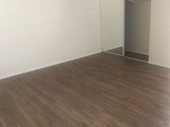 5th image of 4102 Marlborough Ave APT 207