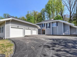 92 S Sweet Arrow Lake Rd, Pine Grove, PA 17963