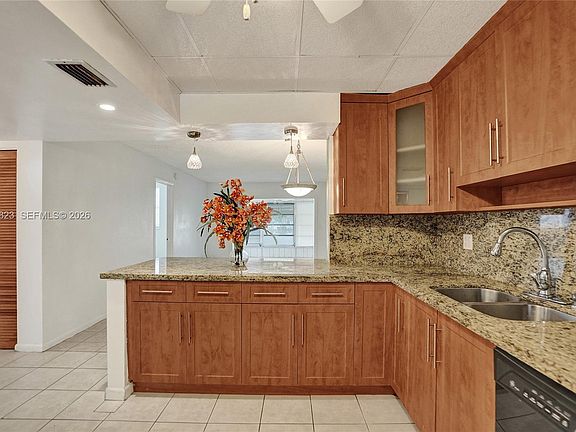 4th image of 3051 NW 46th Ave APT 101