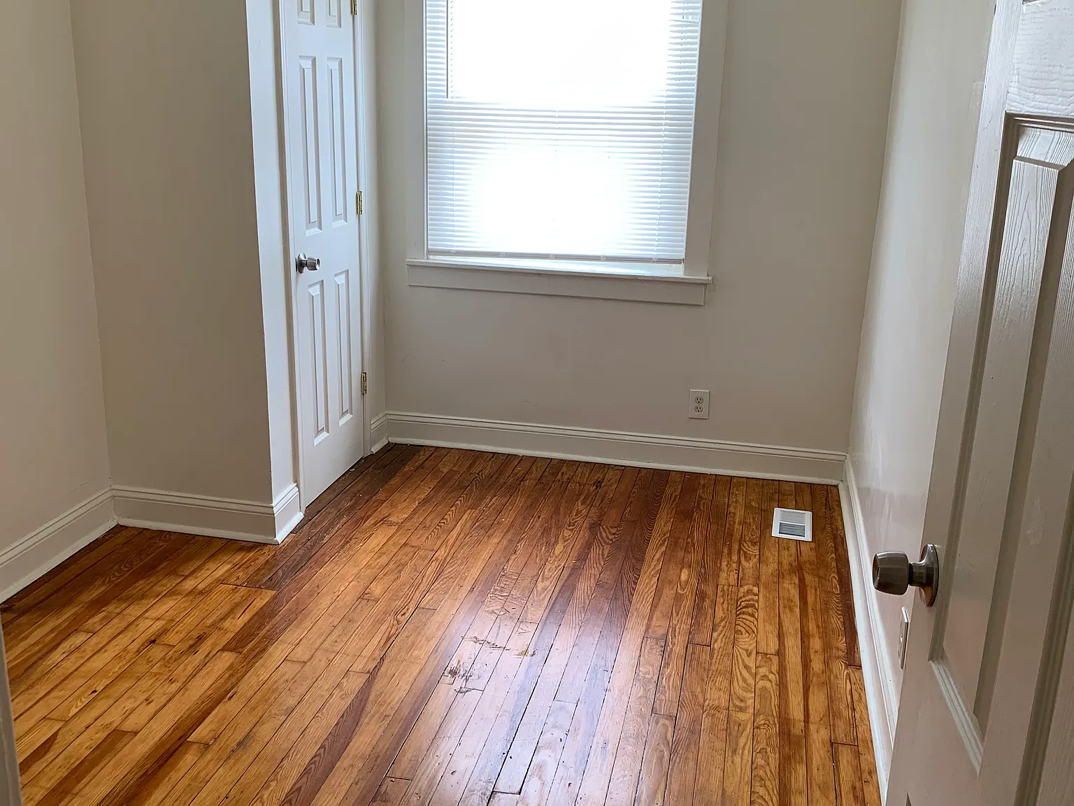 4 bed, 1292 sqft, $2,375 — Photo 3
