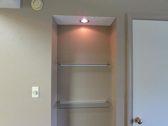 5th image of 250 Berry Dr #13