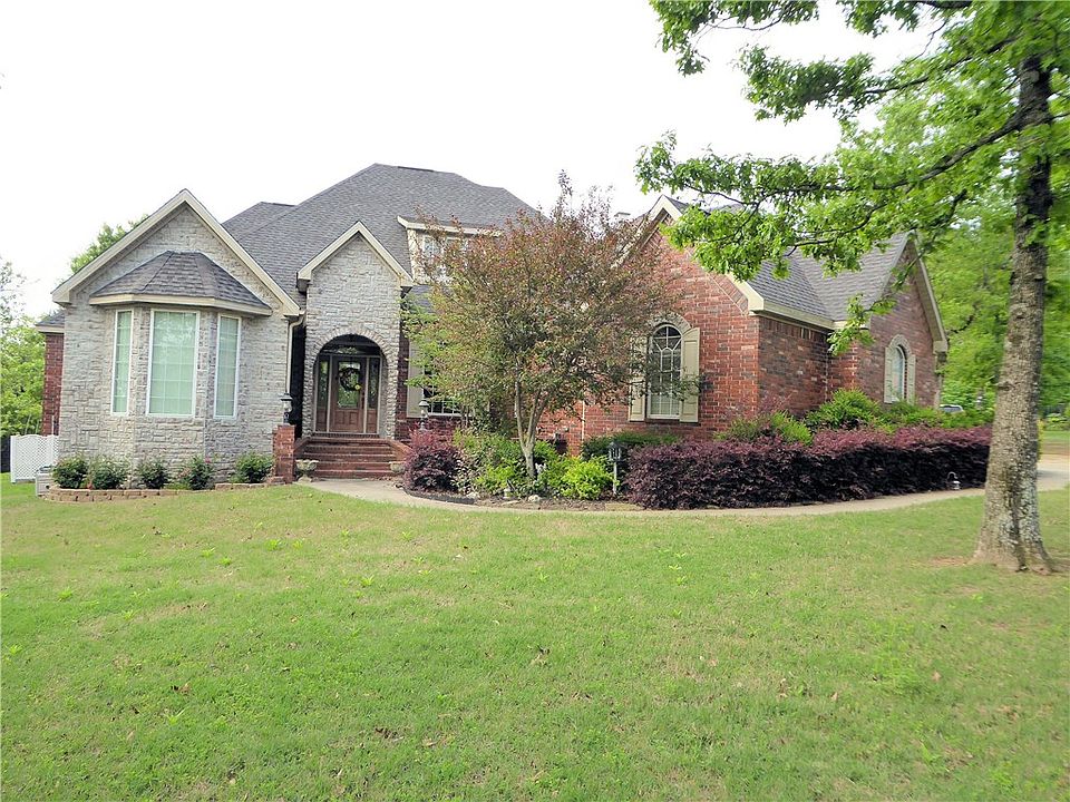 1st image of 531 Pine Cliff Dr