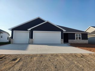 2021 Red Fox Ln, Kaukauna, WI 54130