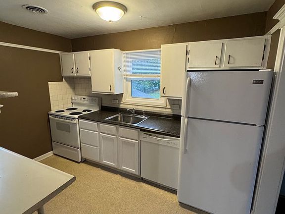 3rd image of 1403 E Olive St #2