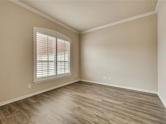 4th image of 224 Sleepy Hollow Ln