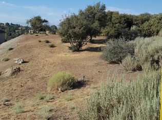 24241 Jacaranda Dr, Tehachapi, CA 93561