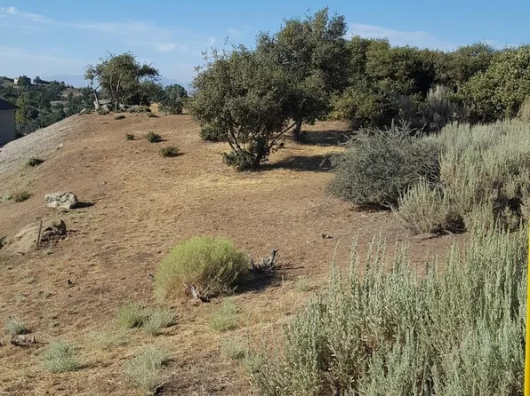 24241 Jacaranda Dr, Tehachapi, CA 93561